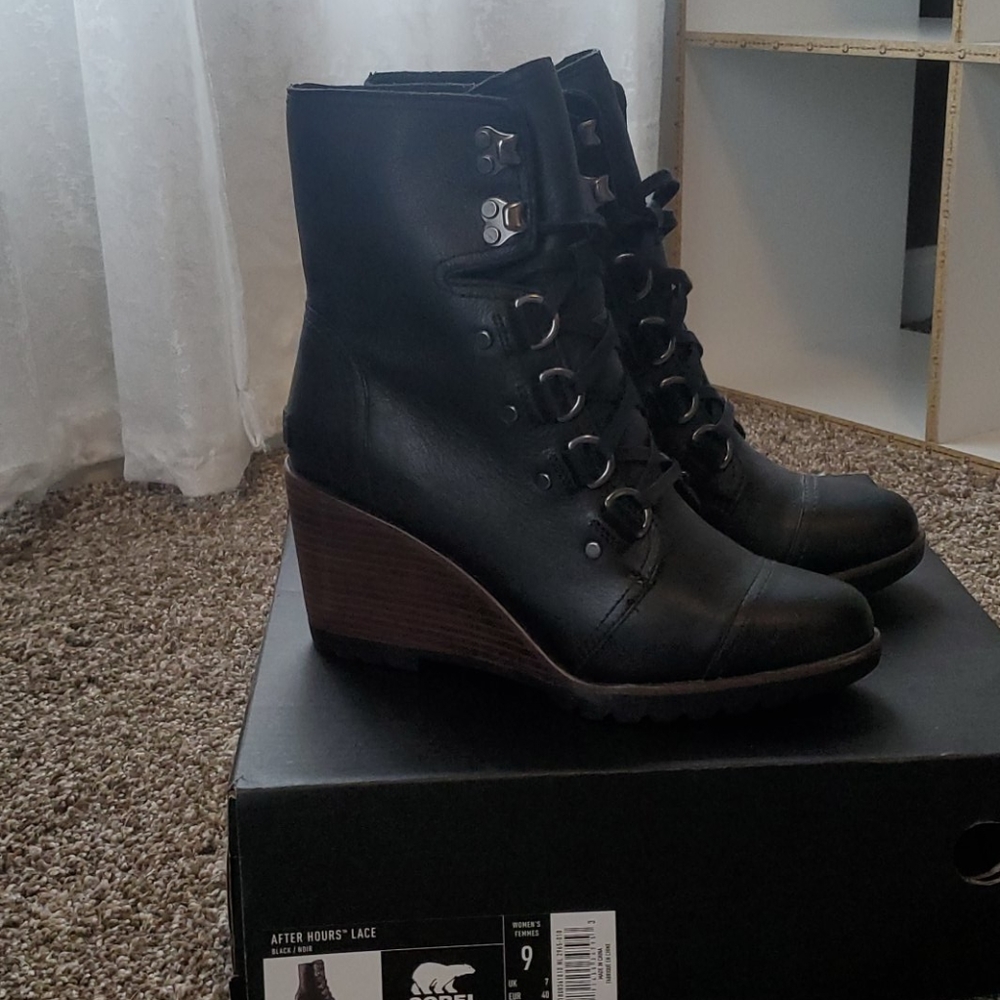 Sorel After Hours Lace